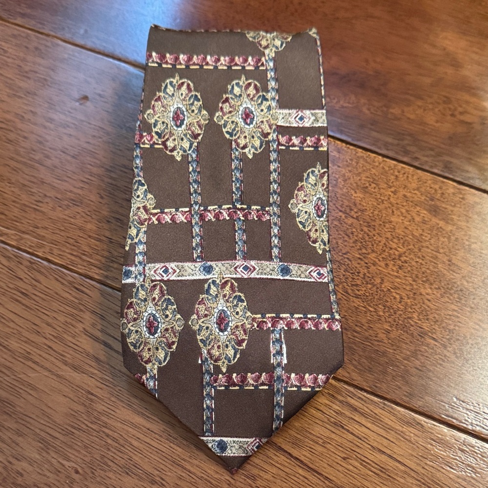 Sophisticated Brown Geometric Men's Silk Tie